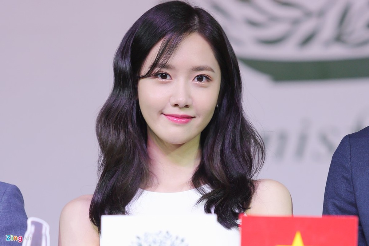 Yoona (SNSD) den tre 2 tieng xuat hien o hop bao 10 phut-Hinh-10